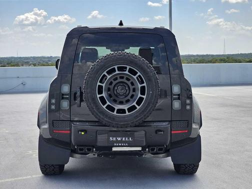 Narvik Black 2026 Land Rover Defender P635 OCTA Black