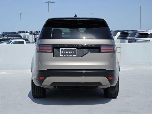 2024 Land Rover Discovery P300 Dynamic SE