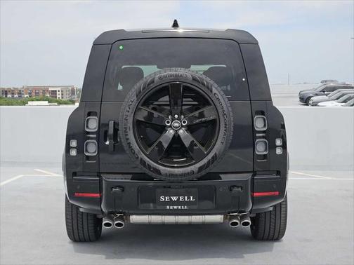 2025 Land Rover Defender V8