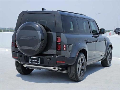 2025 Land Rover Defender 110 P400 X-Dynamic SE