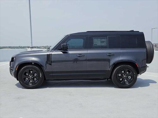 2025 Land Rover Defender 110 P400 X-Dynamic SE