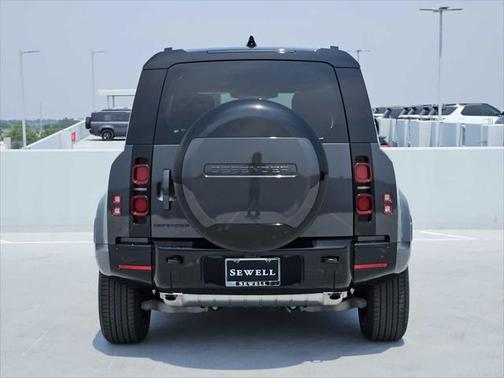 2025 Land Rover Defender 110 P400 X-Dynamic SE