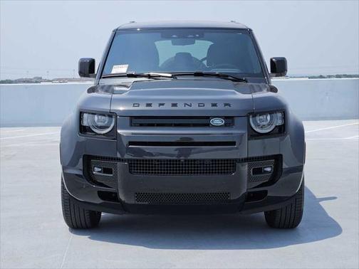 2025 Land Rover Defender 110 P400 X-Dynamic SE