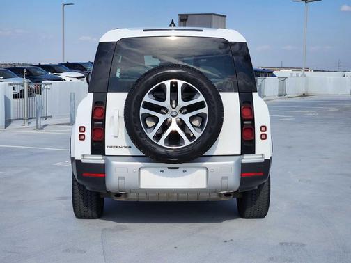 2024 Land Rover Defender 130 P300 S