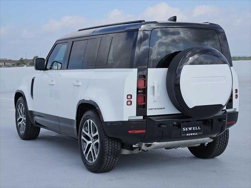 2025 Land Rover Defender 110 P400 X-Dynamic SE