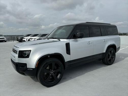 2024 Land Rover Defender 130 P400 X-Dynamic SE