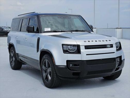 2024 Land Rover Defender 130 P400 X-Dynamic SE