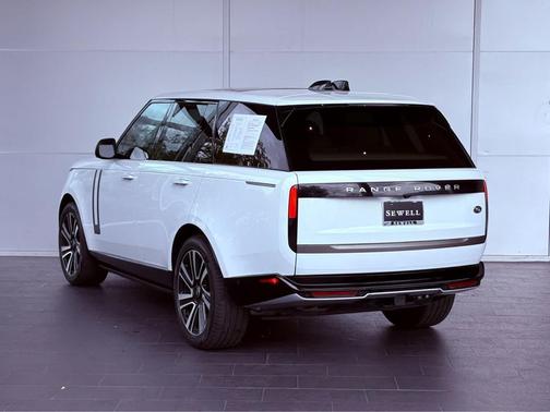 2023 Land Rover Range Rover P530 SE