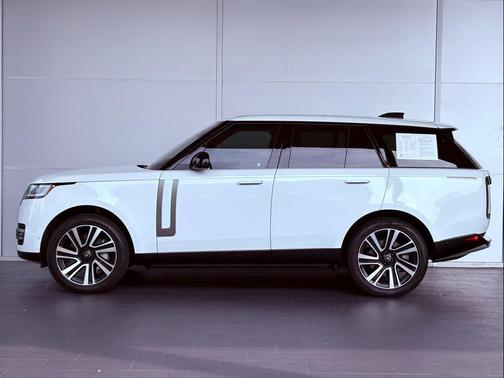2023 Land Rover Range Rover P530 SE