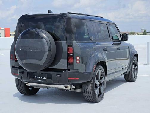 2025 Land Rover Defender 110 P400 X-Dynamic SE