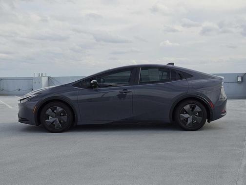 2024 Toyota Prius Prime SE