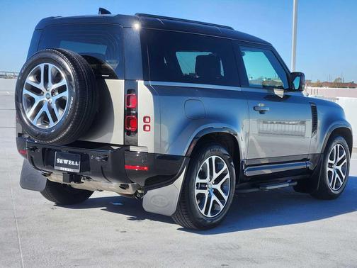 2025 Land Rover Defender 90 P400 X-Dynamic SE