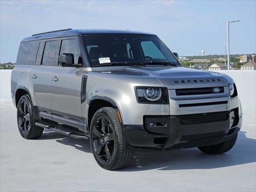2024 Land Rover Defender 130 P400 X-Dynamic SE