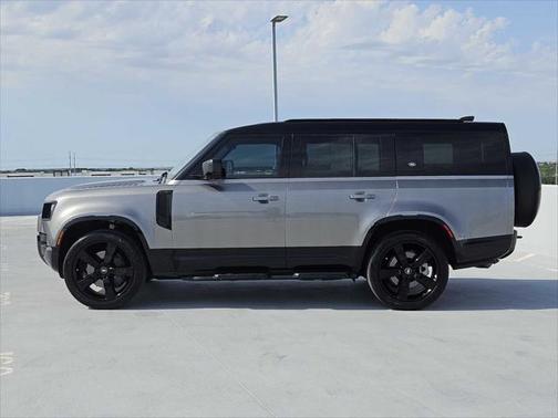 2024 Land Rover Defender 130 P400 X-Dynamic SE