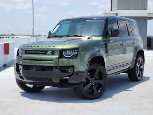 WOOLSTONE GREEN 2026 Land Rover Defender P500 X-Dynamic SE