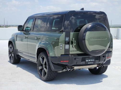 WOOLSTONE GREEN 2026 Land Rover Defender P500 X-Dynamic SE