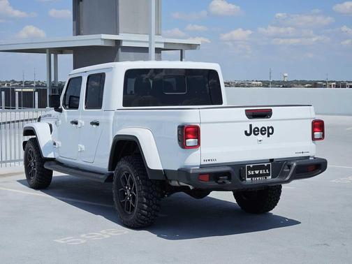 Bright White Clearcoat 2025 Jeep Gladiator Texas Trail
