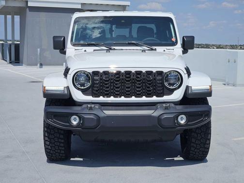 Bright White Clearcoat 2025 Jeep Gladiator Texas Trail