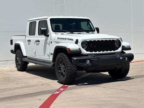 Bright White Clearcoat 2025 Jeep Gladiator Texas Trail