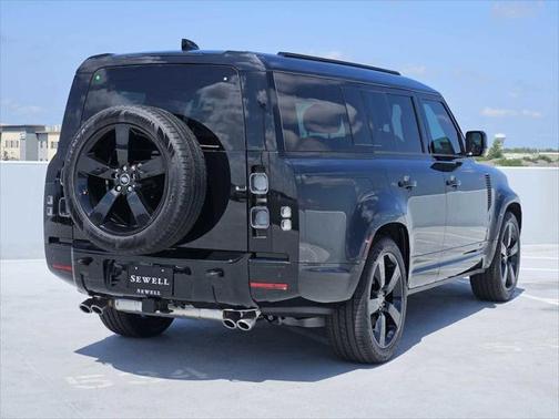 2025 Land Rover Defender V8