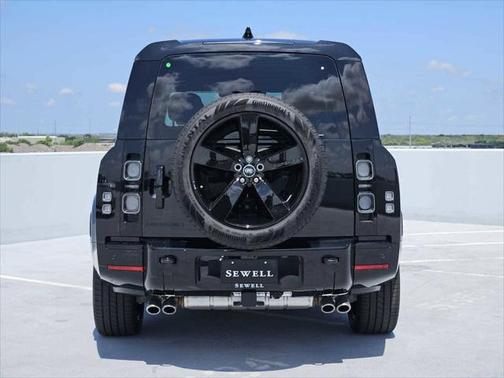 2025 Land Rover Defender V8