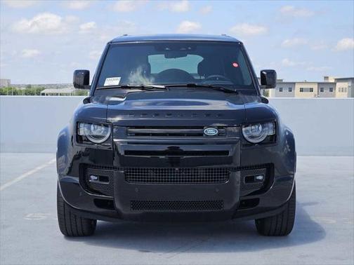 2025 Land Rover Defender V8