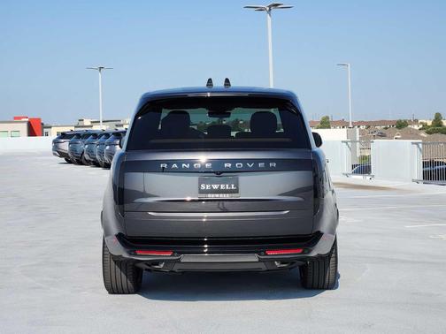 2025 Land Rover Range Rover P550e SE
