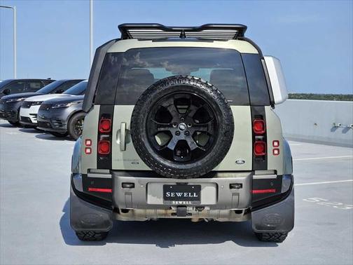 2022 Land Rover Defender 110 X-Dynamic SE