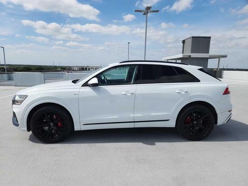 Glacier White Metallic 2021 Audi Q8 55 Prestige