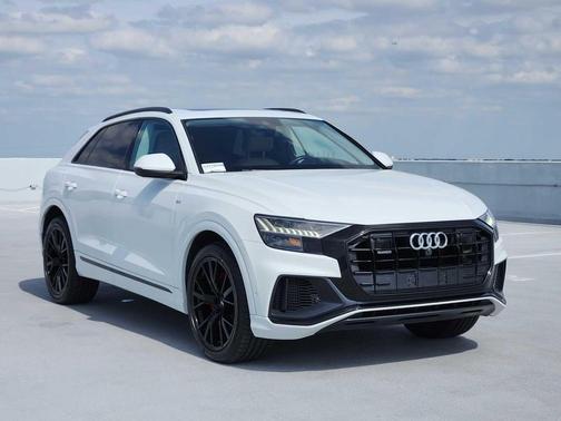 Glacier White Metallic 2021 Audi Q8 55 Prestige