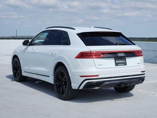 Glacier White Metallic 2021 Audi Q8 55 Prestige