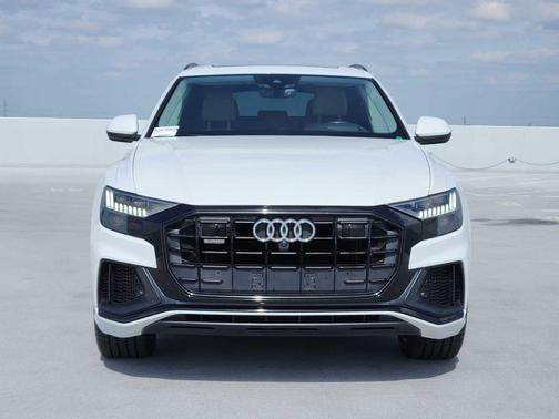 Glacier White Metallic 2021 Audi Q8 55 Prestige
