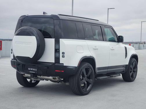 2026 Land Rover Defender P400 X-Dynamic SE