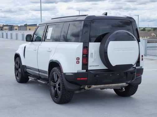 Fuji White 2025 Land Rover Defender 110 P400 X-Dynamic SE