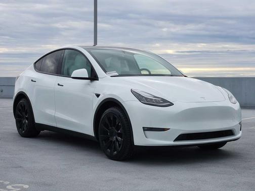 2023 Tesla Model Y Long Range