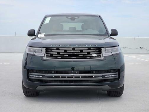 BRTSH RAC GRN 2026 Land Rover Range Rover P400 SE