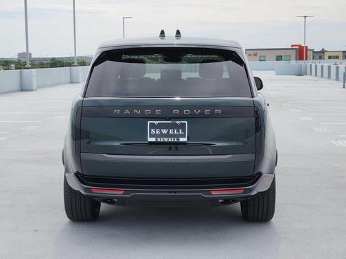 BRTSH RAC GRN 2026 Land Rover Range Rover P400 SE