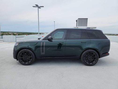 BRTSH RAC GRN 2026 Land Rover Range Rover P400 SE