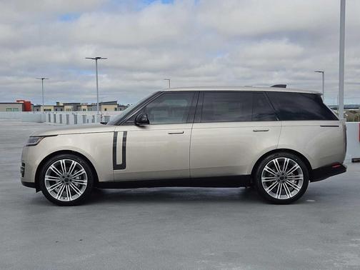 2026 Land Rover Range Rover P400 SE 7 Seat