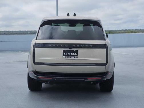 2026 Land Rover Range Rover P400 SE 7 Seat