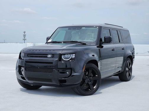 SANTORINI BLACK 2026 Land Rover Defender P400 X-Dynamic SE