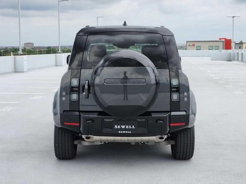 Carpathian Grey Premium Metallic 2026 Land Rover Defender 110 P400 X-Dynamic SE