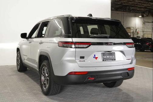 Silver Zynith 2022 Jeep Grand Cherokee Trailhawk