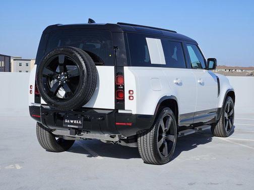 2025 Land Rover Defender 110 P400 X-Dynamic SE