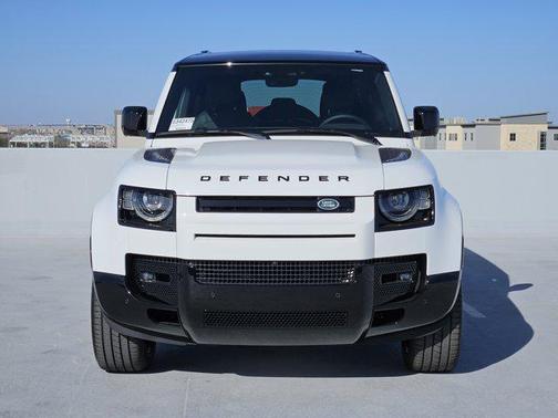 2025 Land Rover Defender 110 P400 X-Dynamic SE