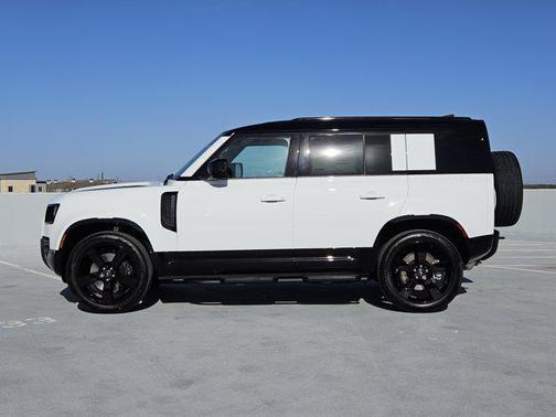2025 Land Rover Defender 110 P400 X-Dynamic SE