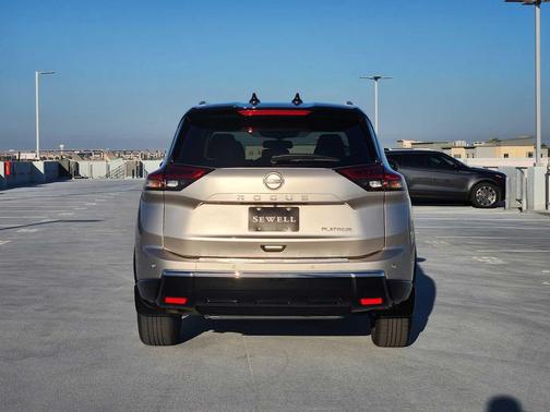 2025 Nissan Rogue Platinum