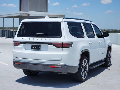 Bright White Clearcoat 2022 Jeep Wagoneer Series II