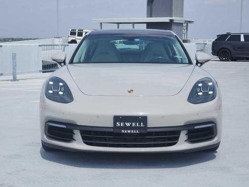 Chromite Black Metallic 2023 Porsche Cayenne Cayenne Platinum Edition