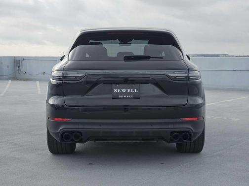 2023 Porsche Cayenne Cayenne Platinum Edition